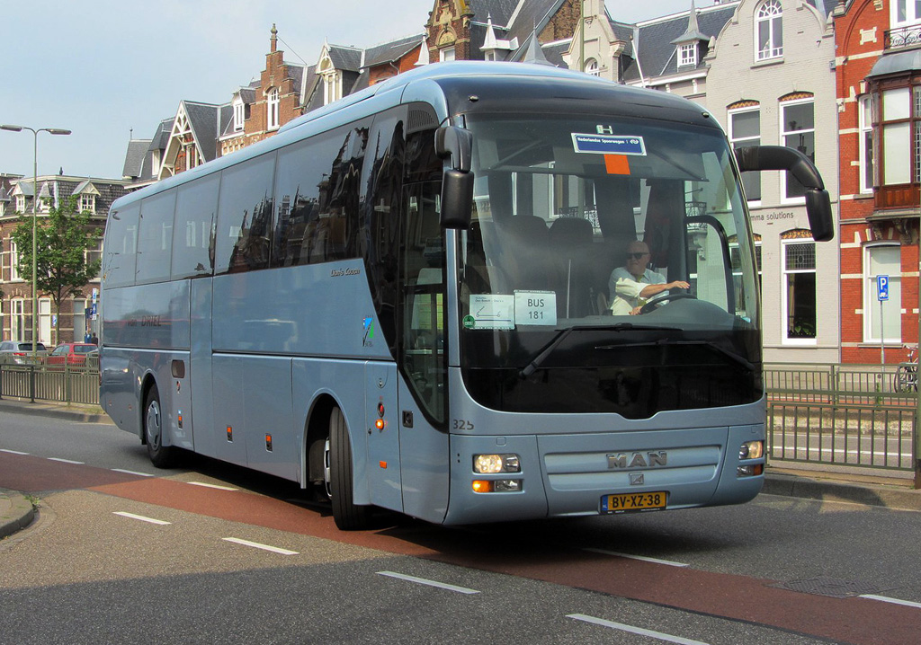 's-Hertogenbosch, MAN R07 Lion's Coach nr. 325