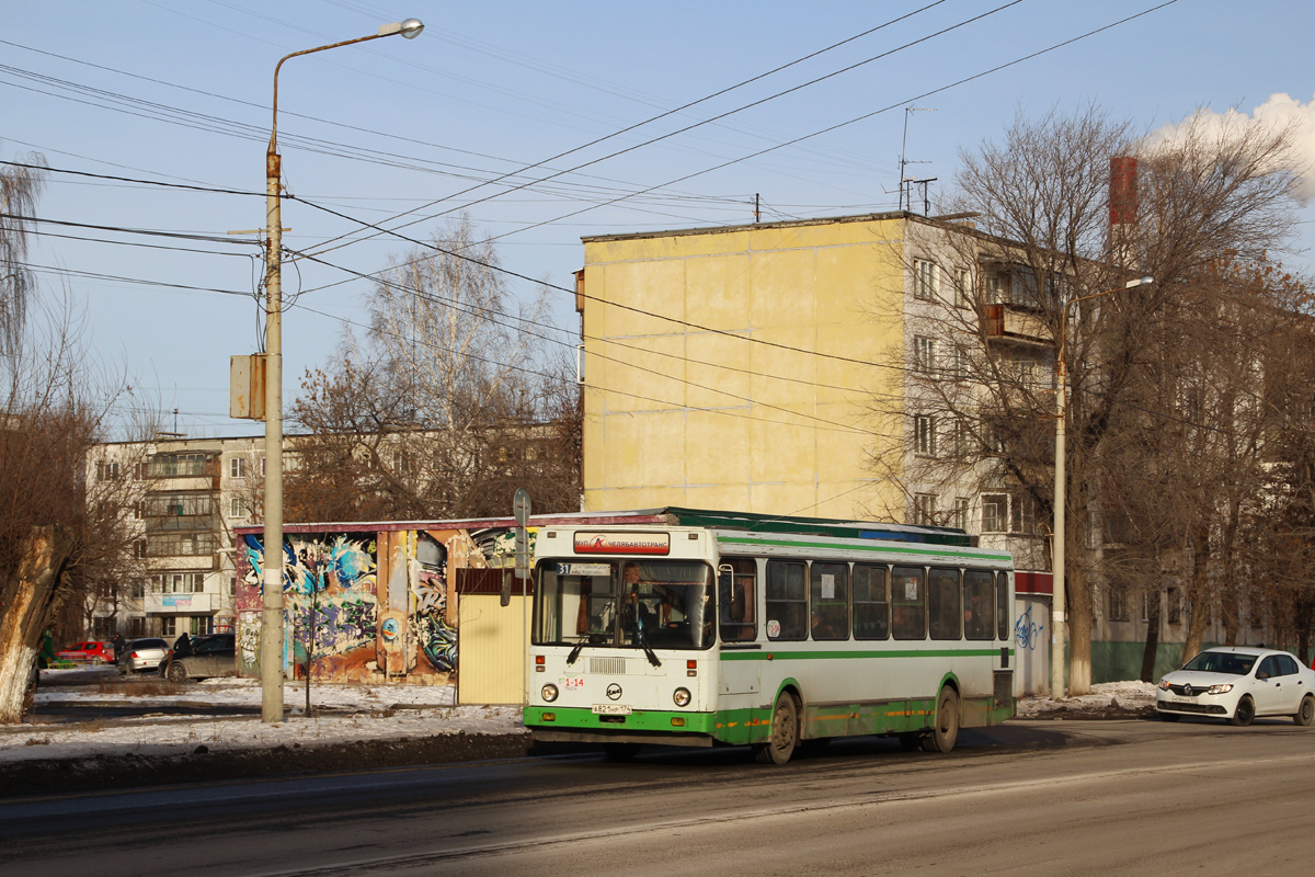Chelyabinsk, LiAZ-5256.25 # 1-14