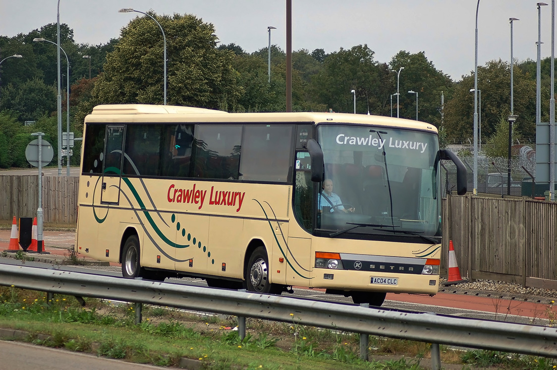 Crawley, Setra S315GT-HD nr. AC04 CLC