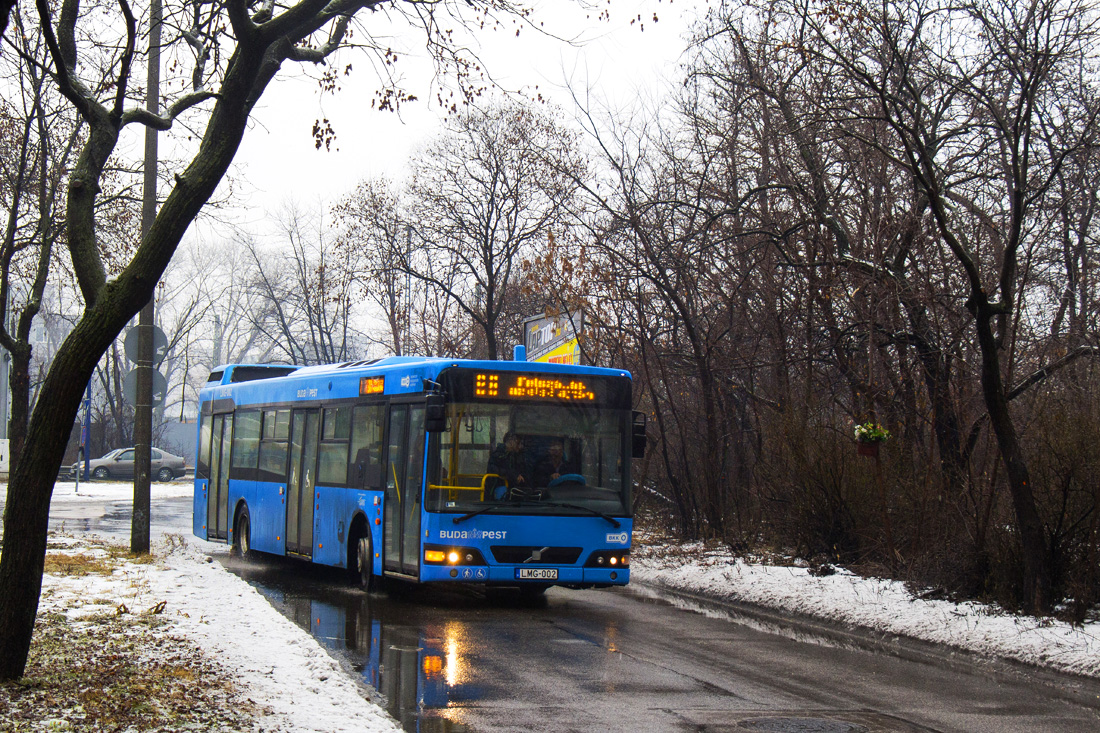 Budapest, Alfabusz Cívis 12 # LMG-002
