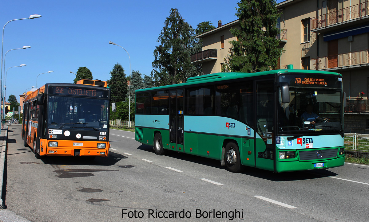Modena, Mercedes-Benz O550 Integro # 685; Bologna, BredaMenariniBus M220 # 656