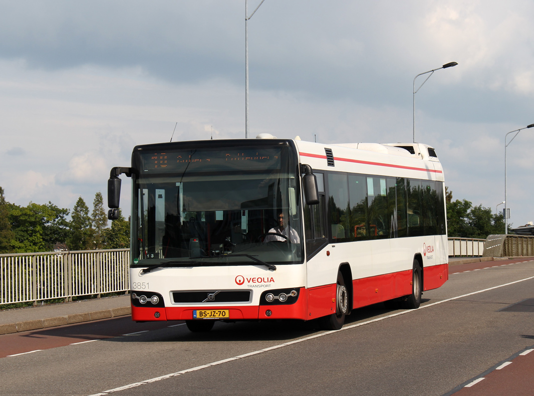 Maastricht, Volvo 7700 # 3851