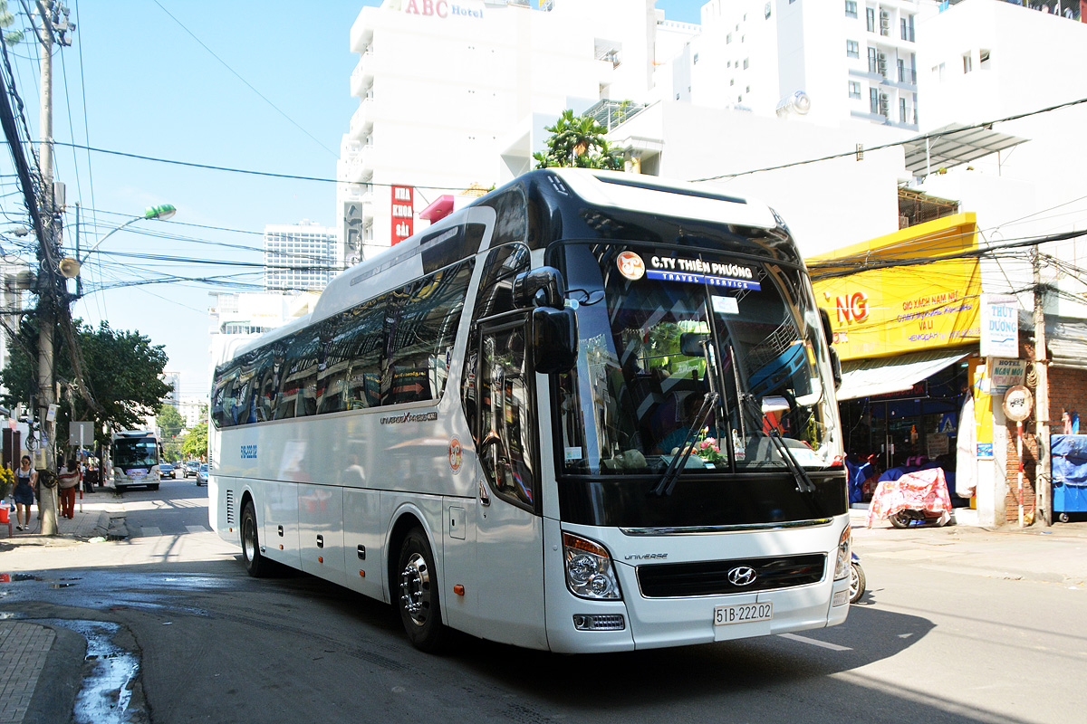 Ho Chi Minh City, Hyundai Universe Express Noble č. 51B-222.02