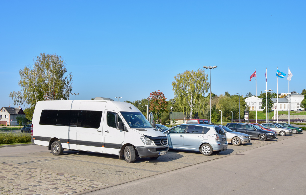 Vilnius, Mercedes-Benz № HMU 838