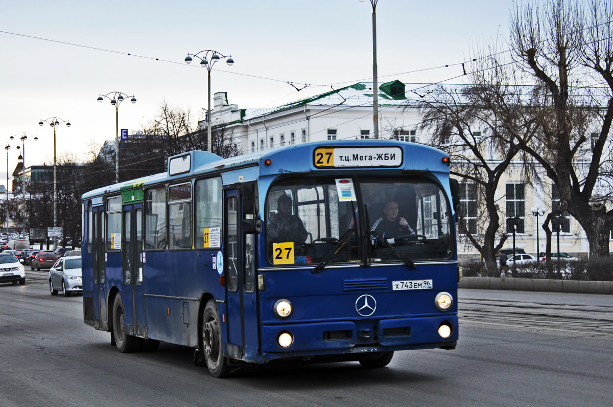 Ekaterinburg, Mercedes-Benz O305 # Х 743 ЕМ 96