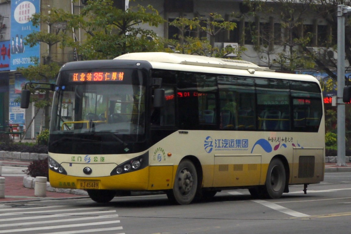 Jianmen, Yutong ZK6820HNGAA č. 粵J 45449