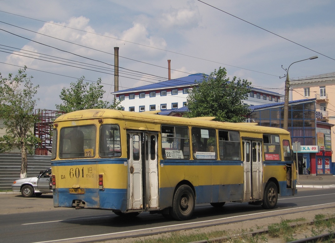 Izhevsk, LiAZ-677М # ЕА 601 18