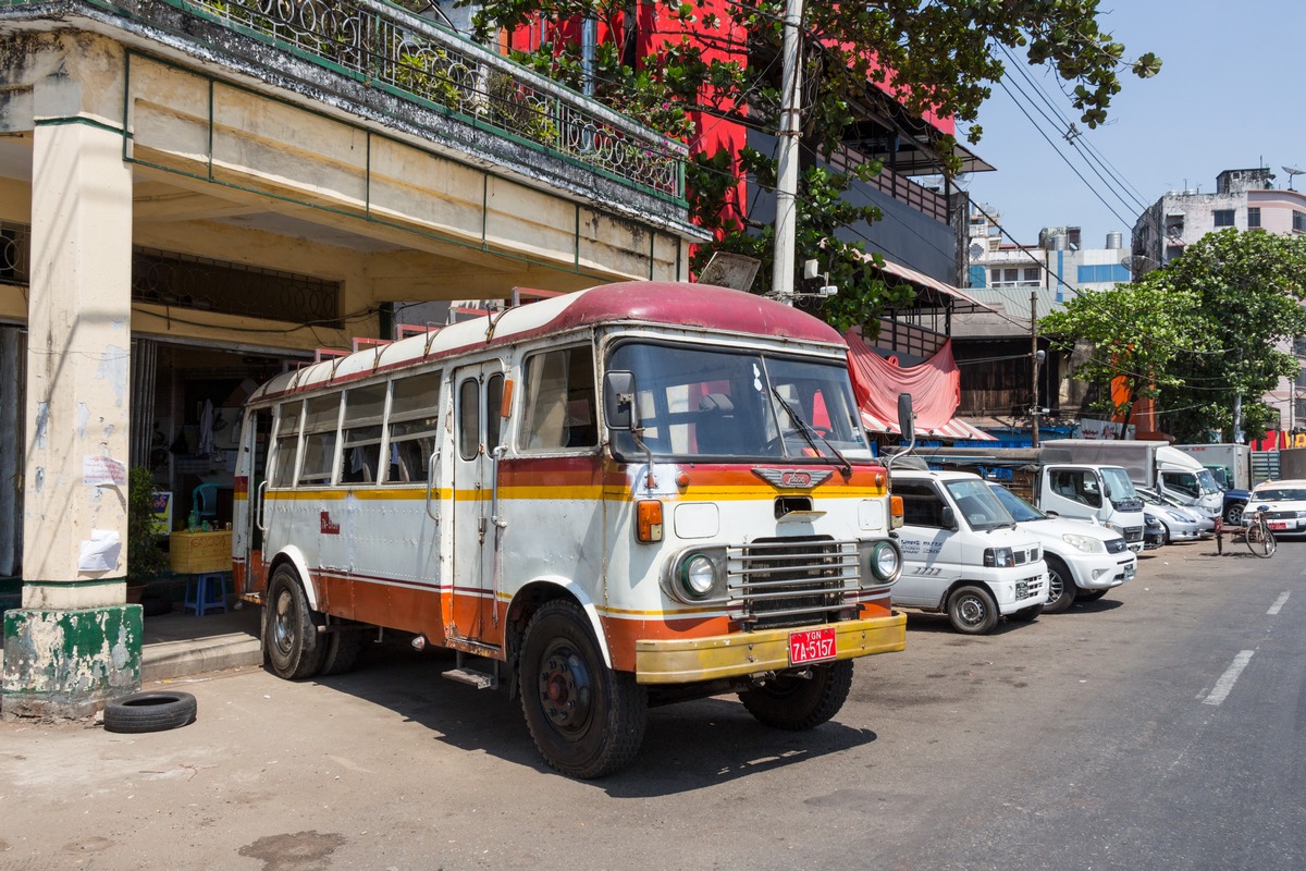 Yangon, Hino № YGN 7A-5157