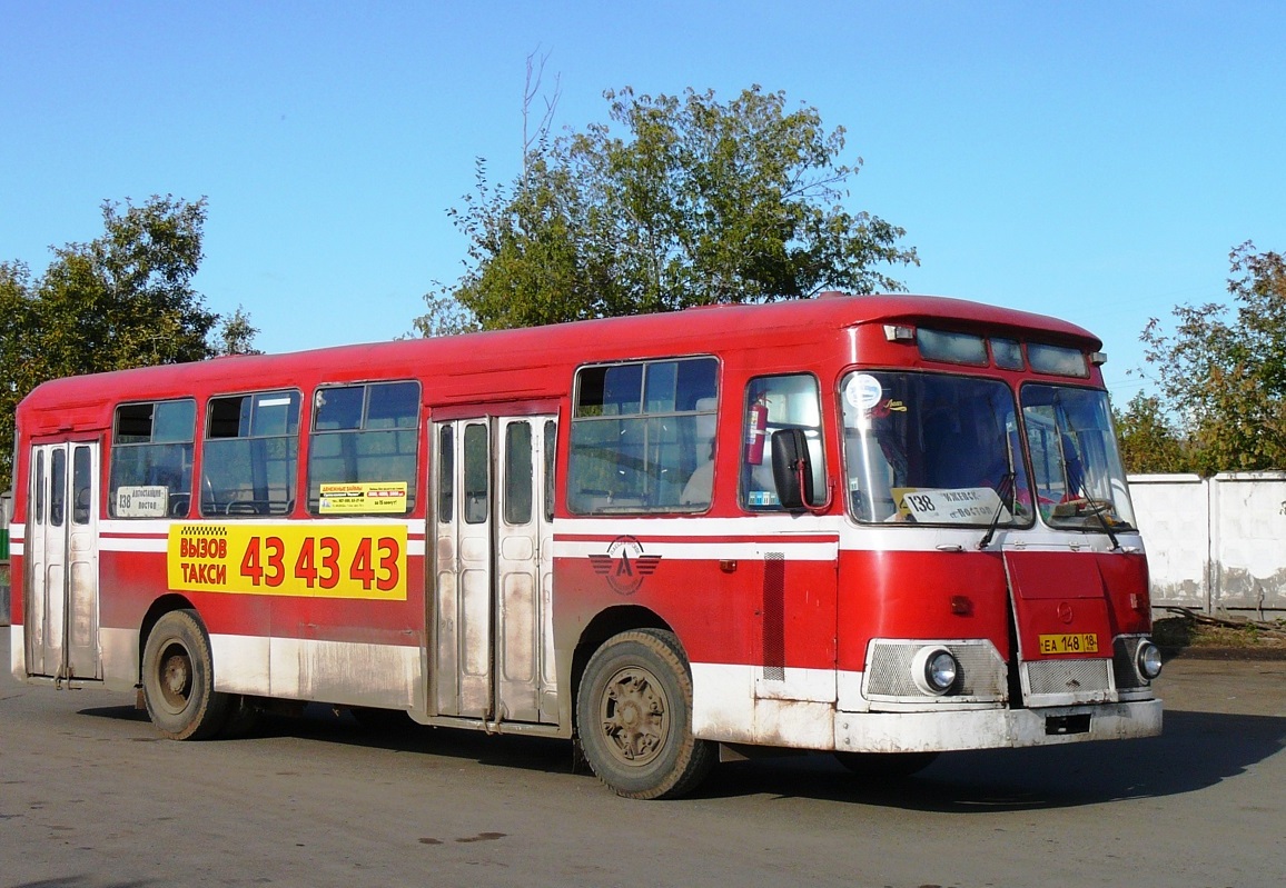 Izhevsk, LiAZ-677М No. ЕА 148 18