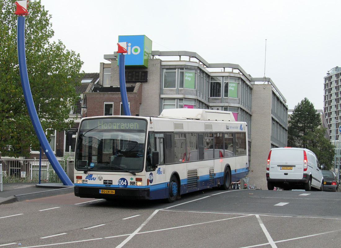 Utrecht, Van Hool A300 LPG # 4064