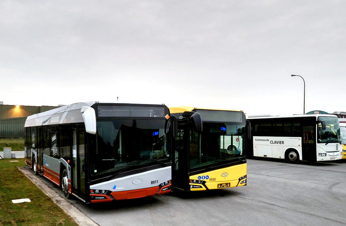 Brüssel, Solaris Urbino IV 12 hybrid Nr. 8911; Lüttich, Solaris Urbino IV 12 hybrid Nr. 5555