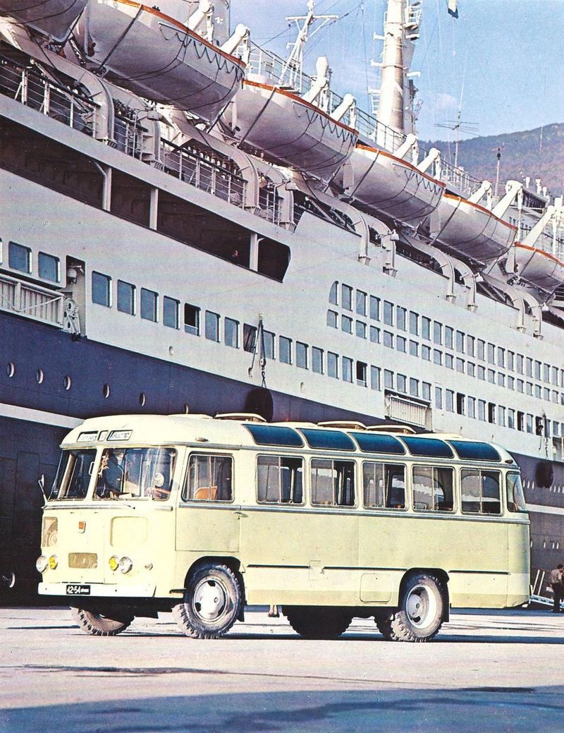 Pavlovo — ПАО "Павловский автобус"