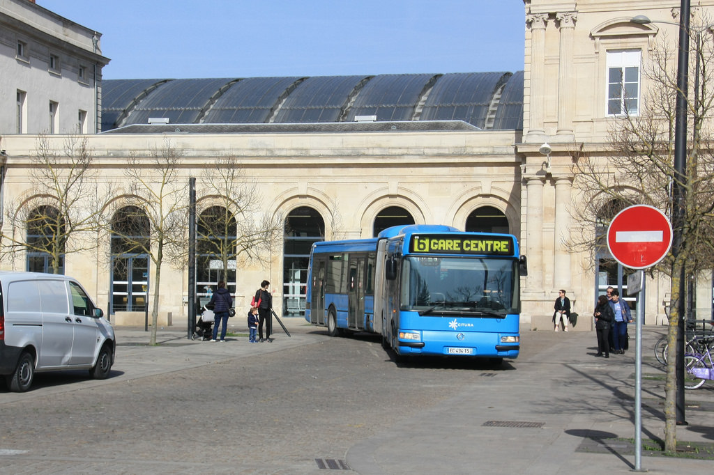 Châlons-en-Champagne, Irisbus Agora L nr. 816