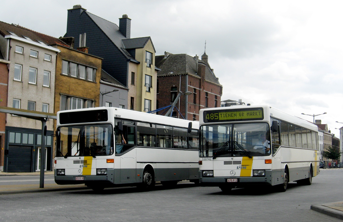 Leuven, Mercedes-Benz O405 No. 330742; Leuven, Mercedes-Benz O405 No. 330851