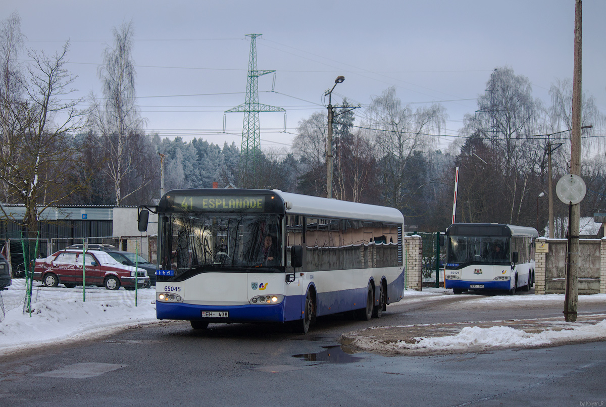 Riga, Solaris Urbino I 15 № 65045; Riga, Solaris Urbino II 15 № 65121