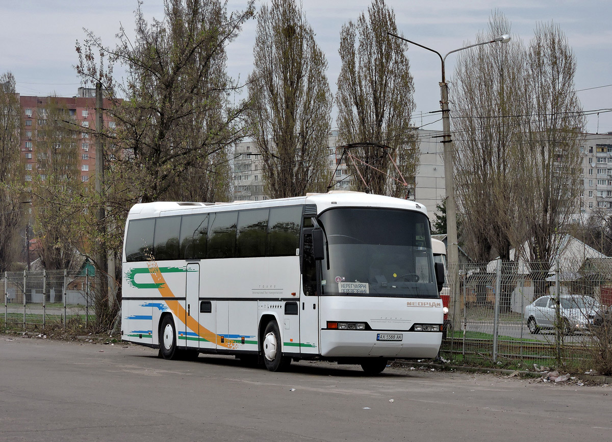 Kharkiv, Neoplan N316SHD Transliner # АХ 5588 АК