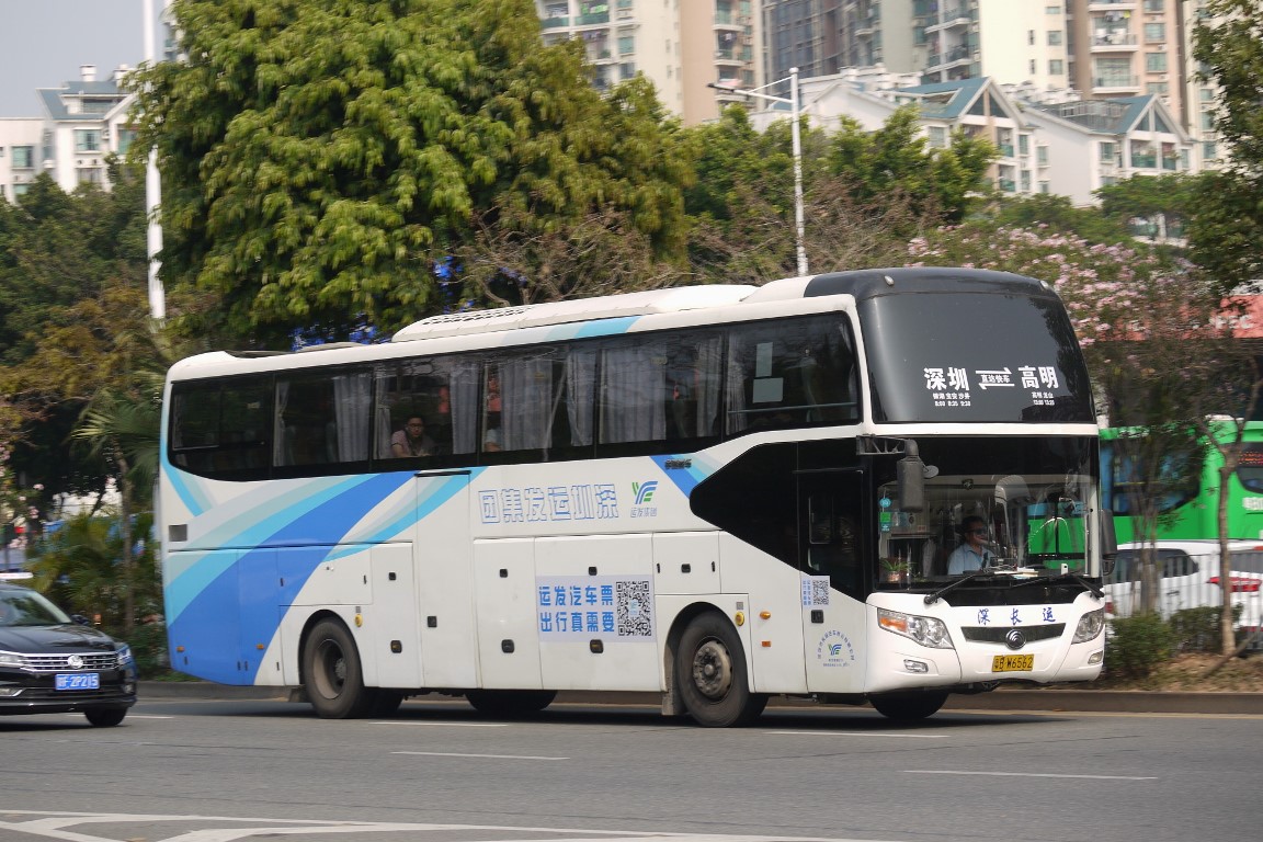 Shenzhen, Yutong ZK6127HSC9 № 粵B W6562