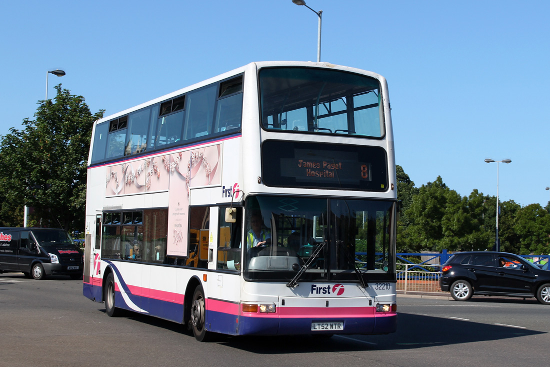 Great Yarmouth (SK), Plaxton President # 32210