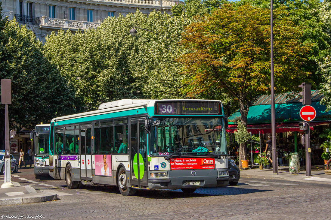 Paris, Irisbus Agora Line # 8220