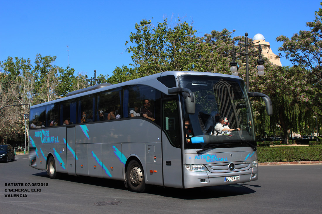 Barcelona, Mercedes-Benz Tourismo 16RHD-II M/2 č. 9585 FXR