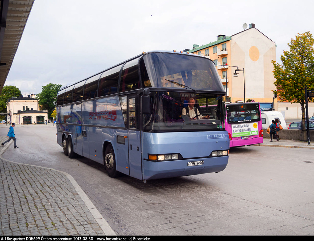 Örebro, Neoplan N116/3H Cityliner # DOH 699