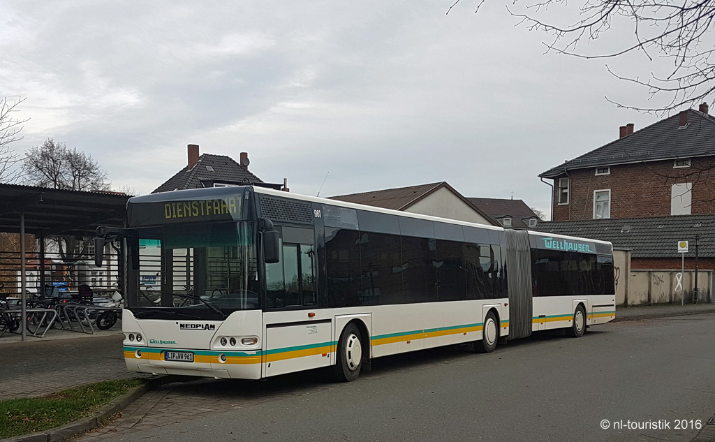 Detmold, Neoplan N4421/3 Centroliner # LIP-WW 961
