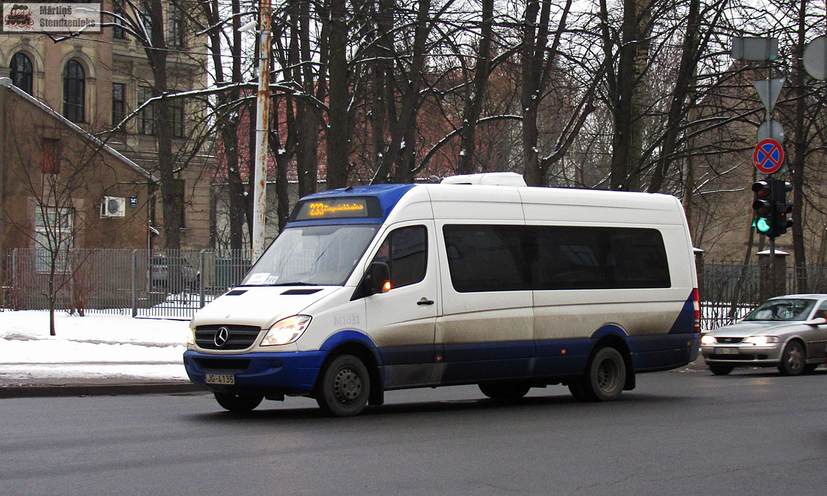 Riga, Universāls UniLine (MB Sprinter 513CDI) № M1031