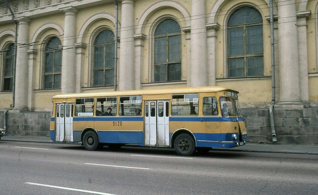 モスクワ, LiAZ-677 # 5120; モスクワ — Old photos