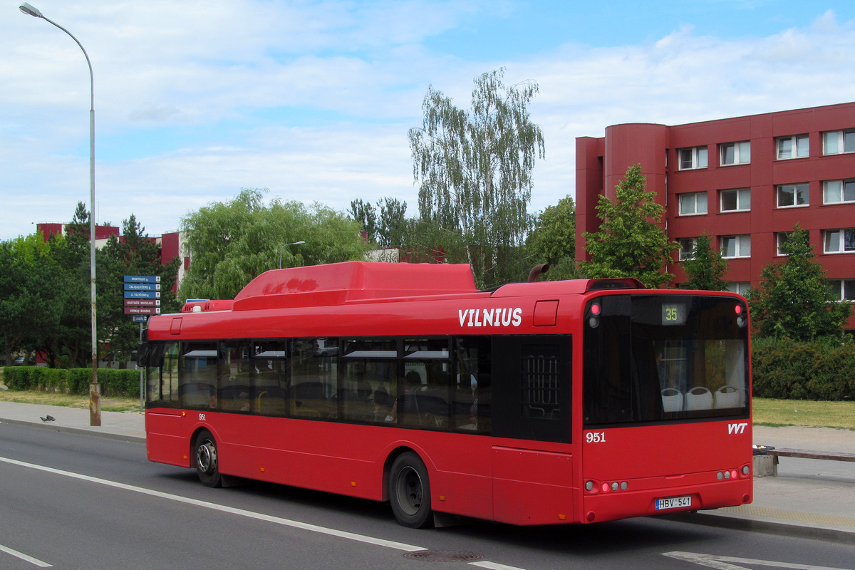 Vilnius, Solaris Urbino III 12 CNG č. 951