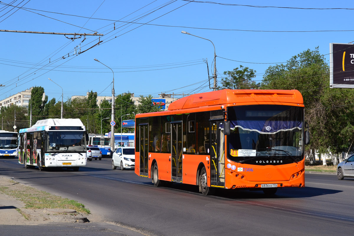 Volgograd, Volgabus-5270.G2 (CNG) # 7506; Volgograd, ЛиАЗ-5292.67 (CNG) # 4174