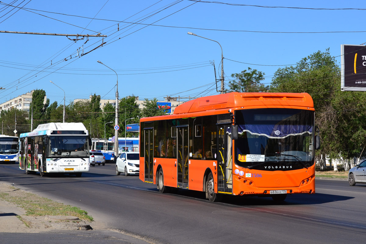 Volgograd, Volgabus-5270.G2 (CNG) # 7506; Volgograd, LiAZ-5292.67 (CNG) # 4174