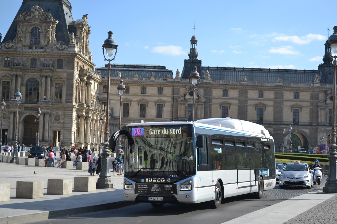 Paryż, IVECO Urbanway 12M Hybrid # 6151