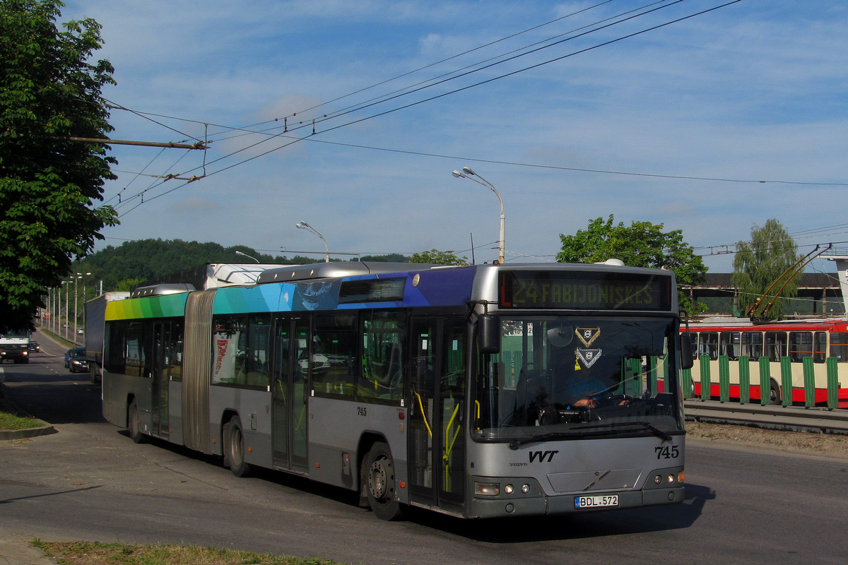Vilnius, Volvo 7700A nr. 745