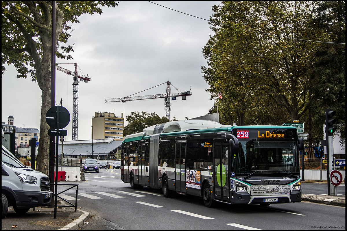 Paris, IVECO Urbanway 18M Hybrid # 5533