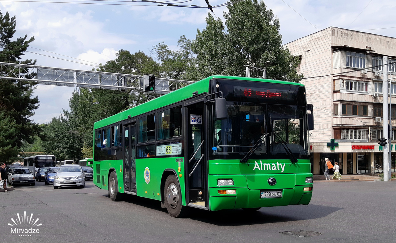 Almaty, Yutong ZK6108HGH № 798 DA 02