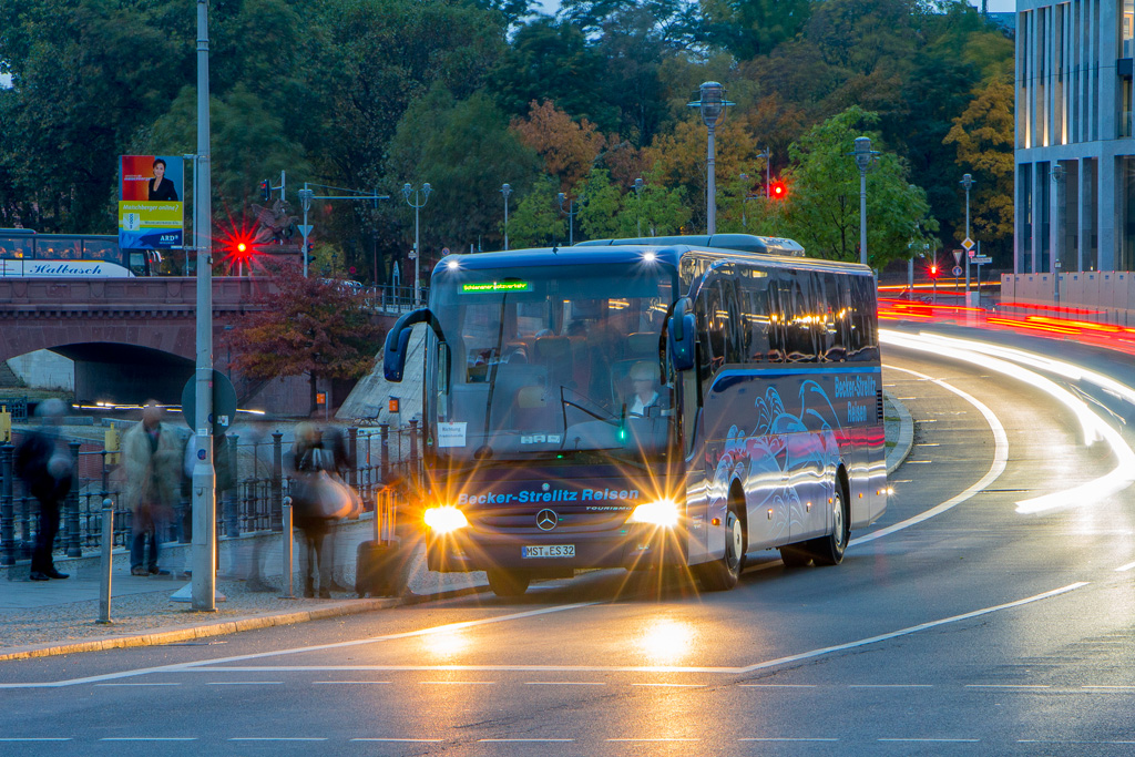 Neustrelitz, Mercedes-Benz Tourismo 15RHD-II # MST-ES 32