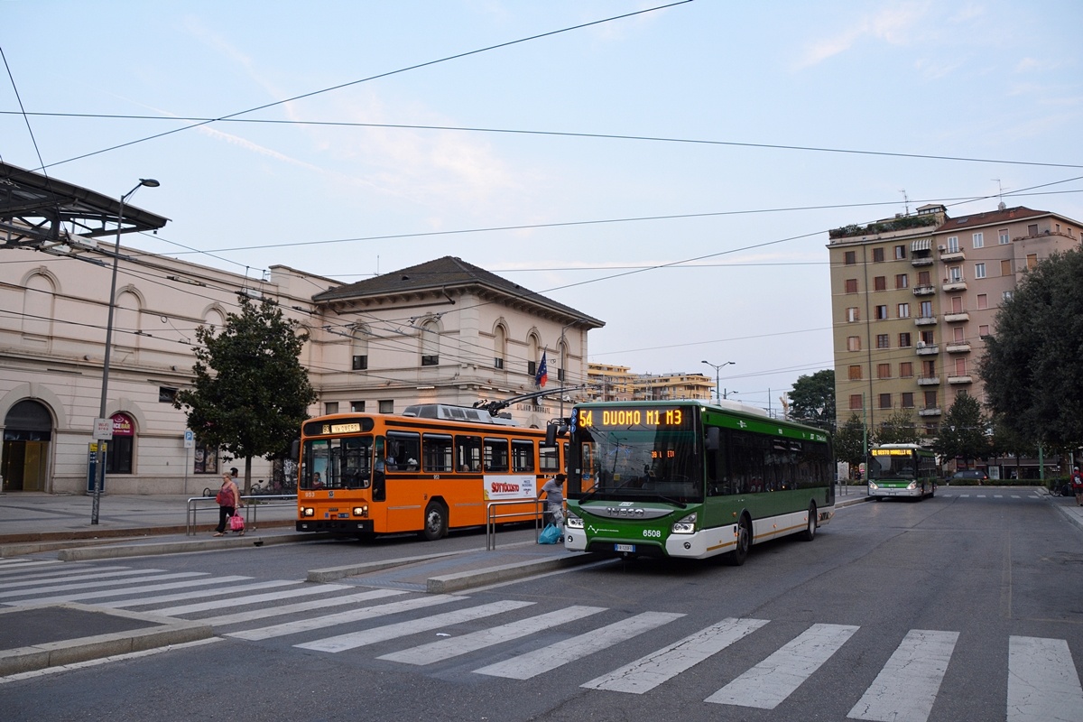 Milan, IVECO Urbanway 12M № 6508; Milan, Irisbus Citelis 12M № 6378