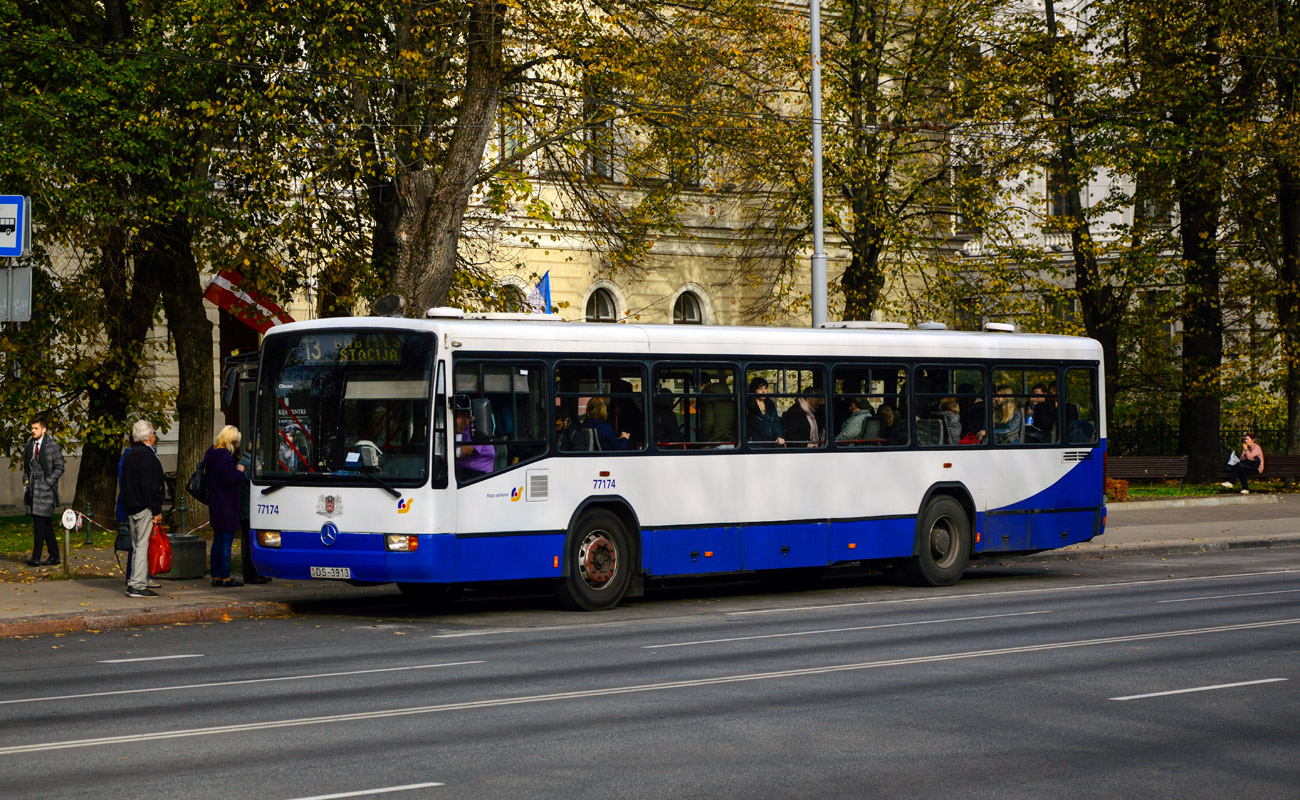 Riga, Mercedes-Benz O345 nr. 77174
