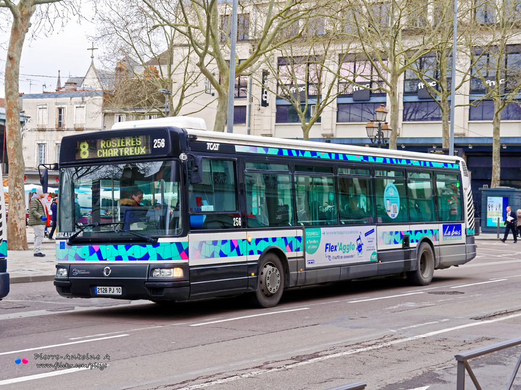 Труа, Irisbus Agora S № 256