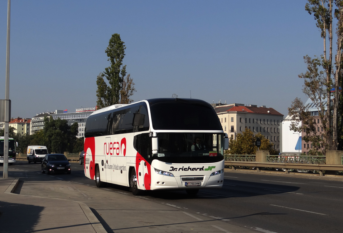 Wien, Neoplan N1216HD Cityliner # 5040