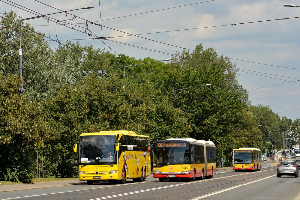 Юхновец-Косьцельны, Mercedes-Benz Tourismo 17RHD-II L № BI 3688T; Варшава, Solaris Urbino III 18 № 5459