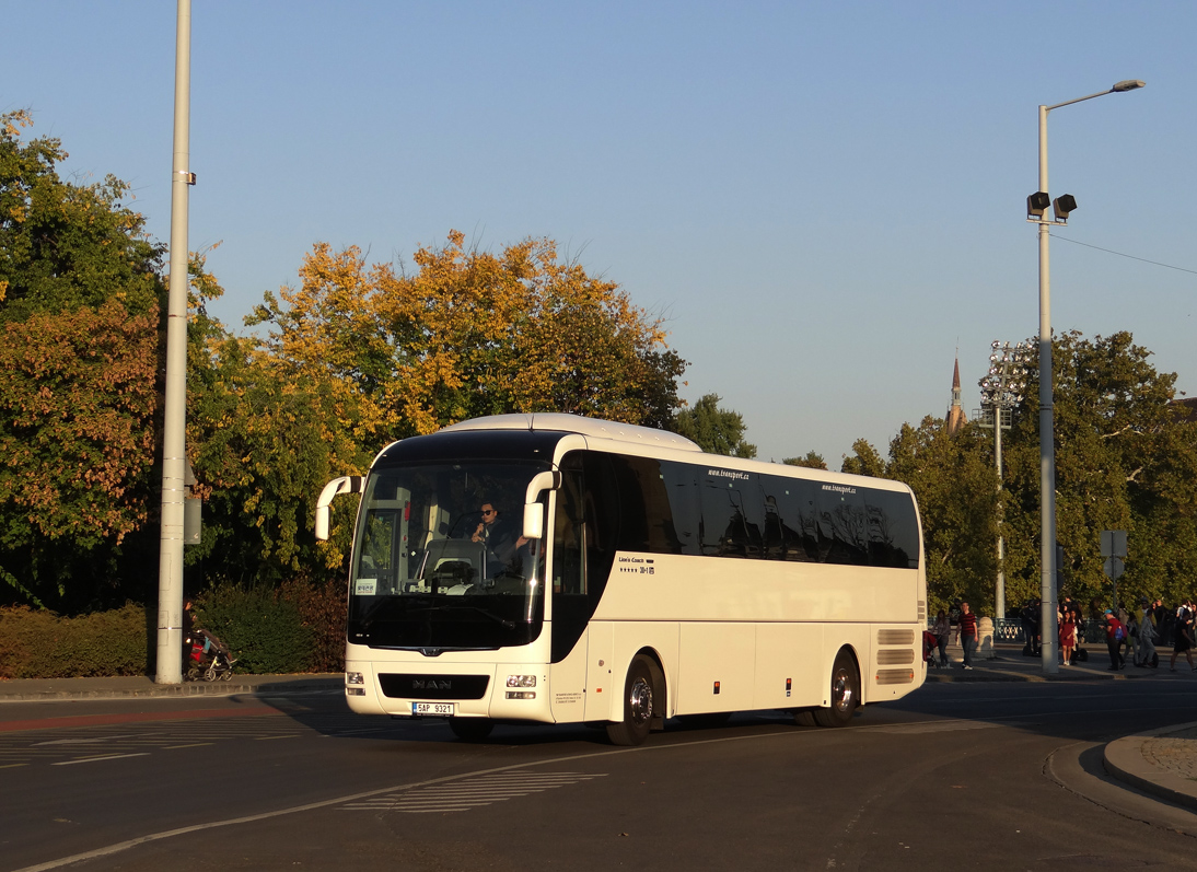 Prague, MAN R07 Lion's Coach RHC444 # 5AP 9321