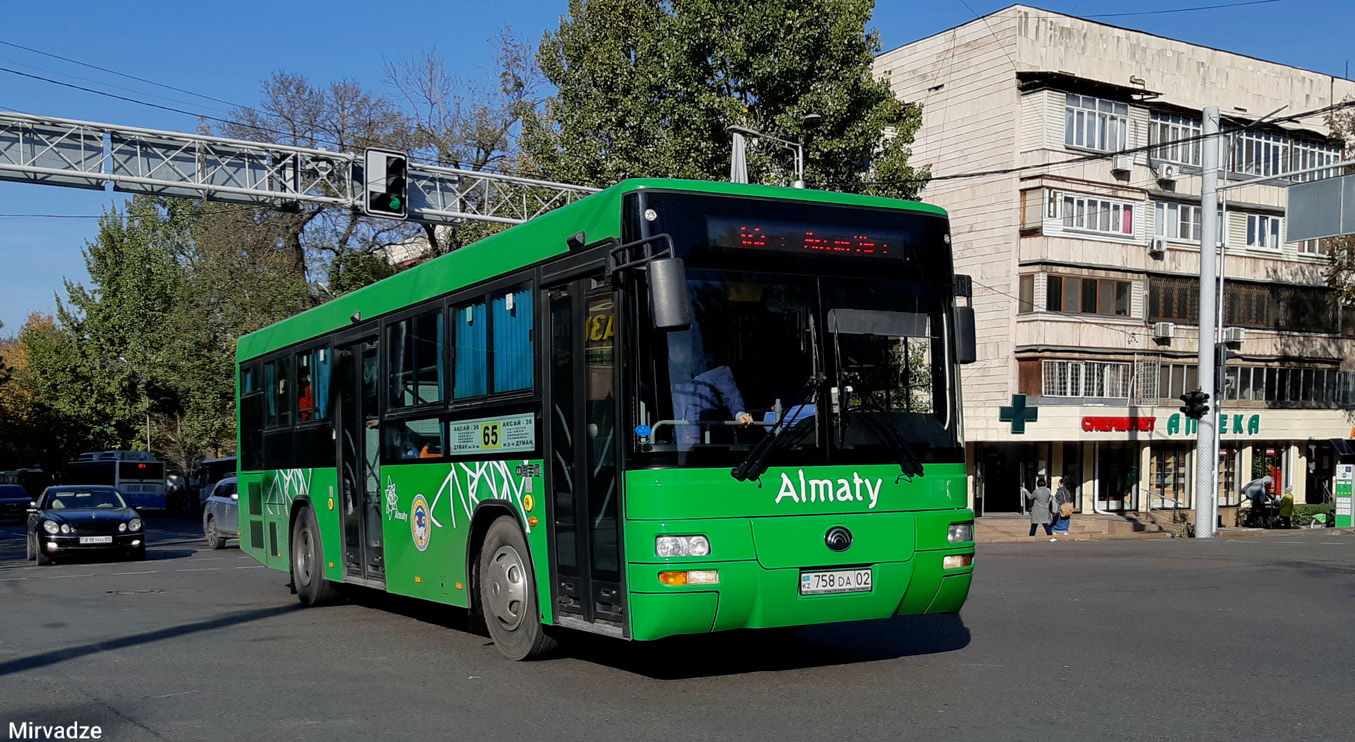 Almaty, Yutong ZK6108HGH № 758 DA 02