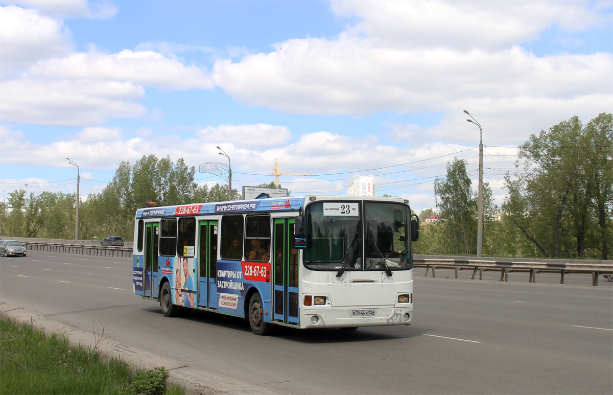Krasnoyarsk, LiAZ-5256.45 №: В 744 НК 124