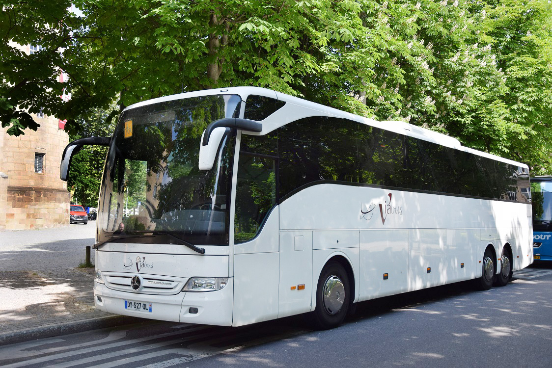Meaux, Mercedes-Benz Tourismo 17RHD-II L # DY-527-QL