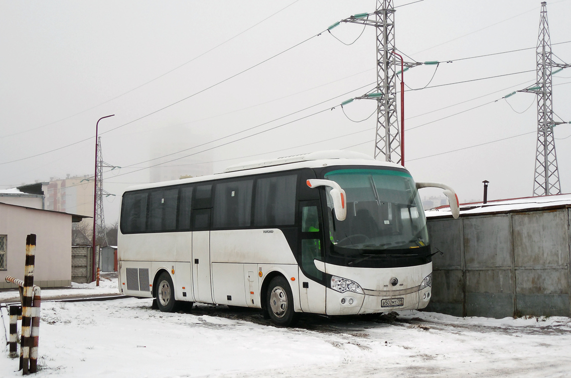 Moscow, Yutong ZK6938H # В 502 МТ 799