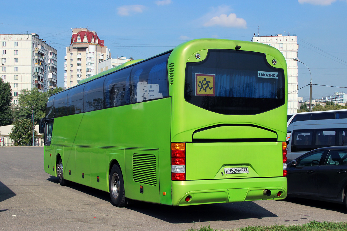 Moscow, Neoplan North BFC6123C # Р 952 ММ 777