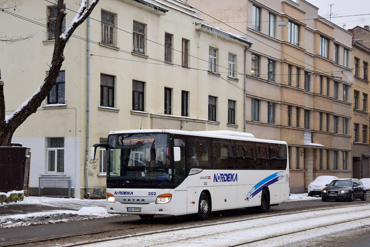 Riga, Setra S415UL # 202
