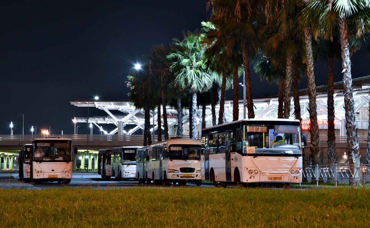 Sochi, Hyundai County Kuzbas HDU2 # АВ 989 23