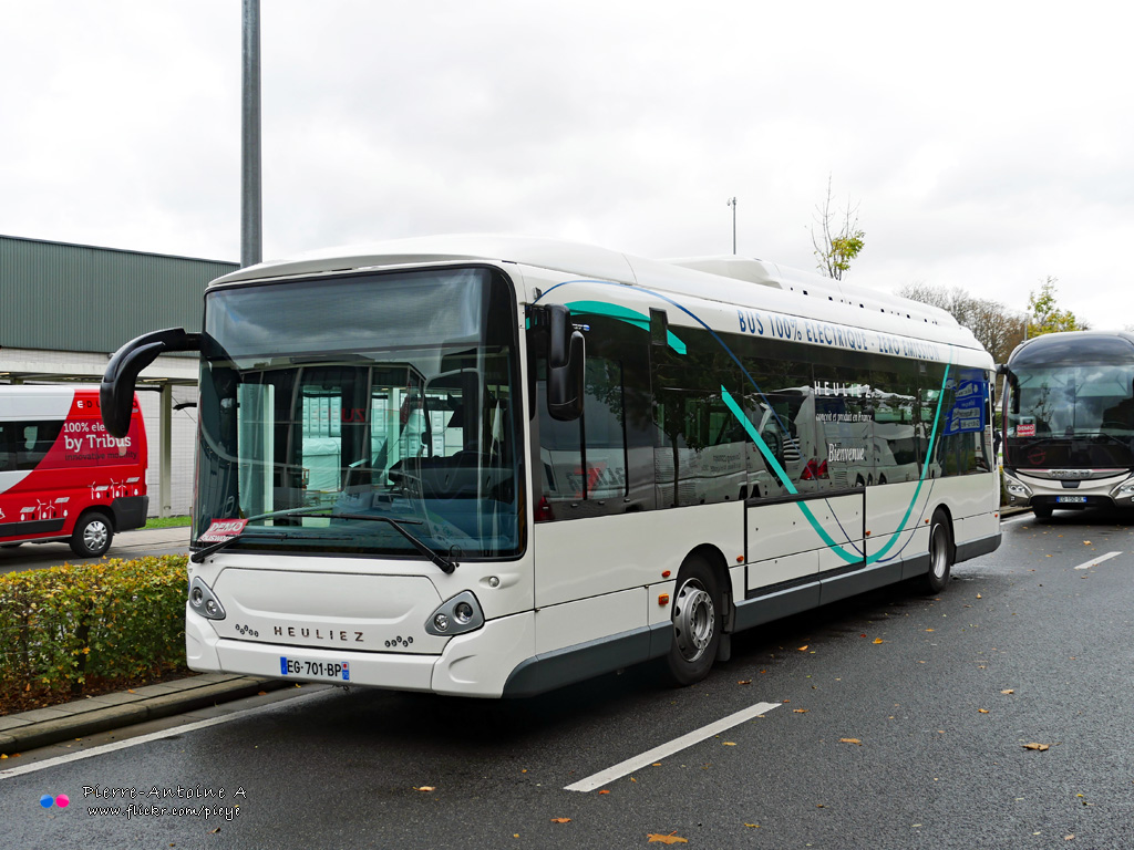La Rochelle, Heuliez GX337 ELEC # EG-701-BP; Kortrijk — Busworld 2017